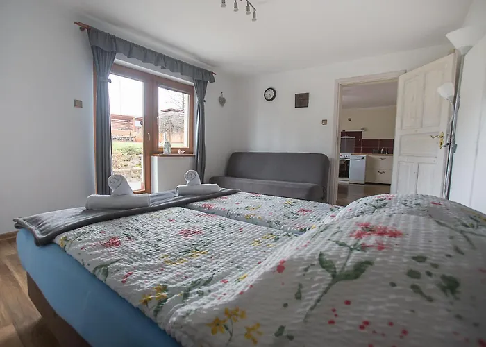 בית הארחה Nad Cedronem ואמביירז'צה